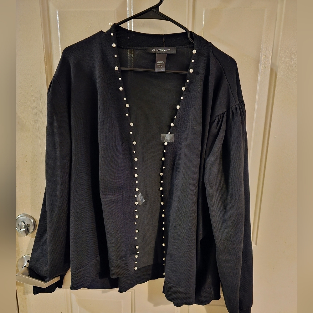 Cadigan with pearl lining